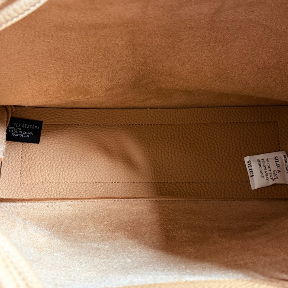 8 Other Reasons Vegan Leather Slouchy Bucket Bag - Picture 11 of 13